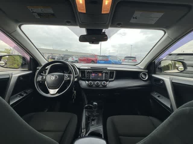 Thumbnail: 2018 Toyota RAV4 - 10