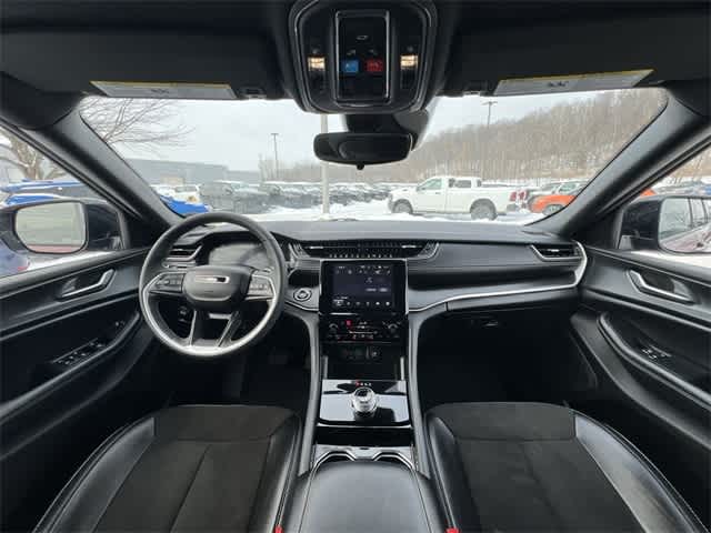 Thumbnail: 2023 Jeep Grand Cherokee - 14