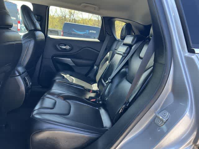 Thumbnail: 2019 Jeep Cherokee - 16