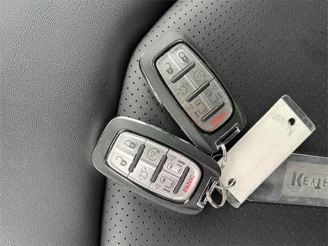 Thumbnail: 2026 Chrysler Pacifica - 25