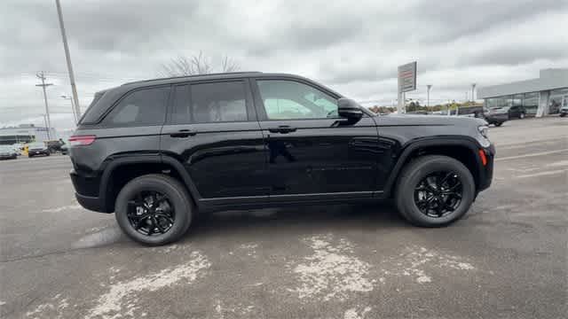 Thumbnail: 2025 Jeep Grand Cherokee - 9