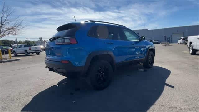 Thumbnail: 2019 Jeep Cherokee - 8