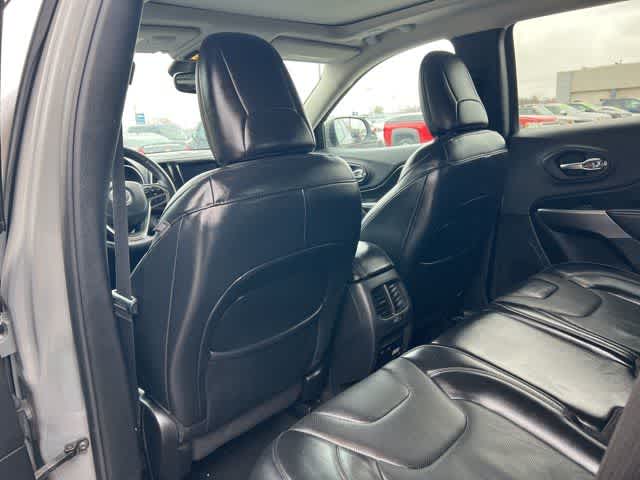 Thumbnail: 2019 Jeep Cherokee - 12