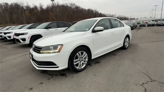 Thumbnail: 2017 Volkswagen Jetta - 4