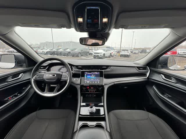 Thumbnail: 2023 Jeep Grand Cherokee - 14