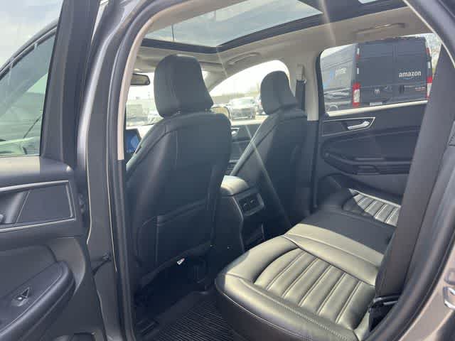 Thumbnail: 2022 Ford Edge - 16