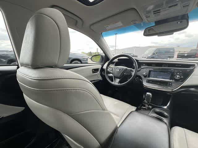 Thumbnail: 2018 Toyota Avalon - 16