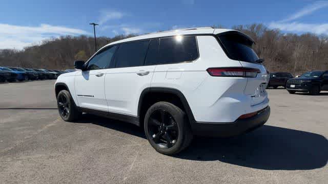 Thumbnail: 2023 Jeep Grand Cherokee - 6