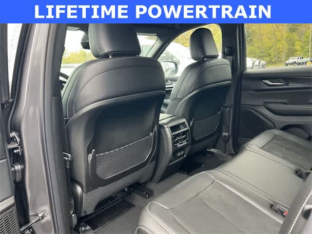 Thumbnail: 2025 Jeep Grand Cherokee - 16