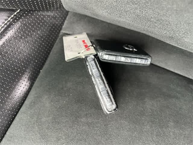 Thumbnail: 2020 Volvo XC40 - 25