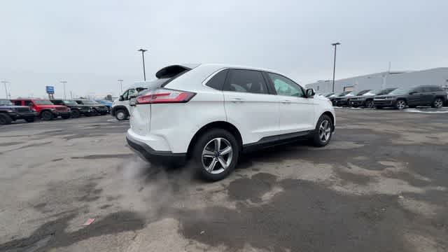 Thumbnail: 2022 Ford Edge - 8