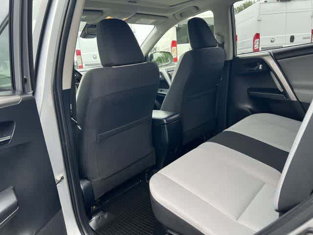 Thumbnail: 2018 Toyota RAV4 - 23