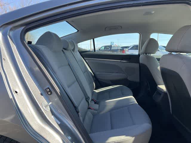 Thumbnail: 2017 Hyundai Elantra - 18