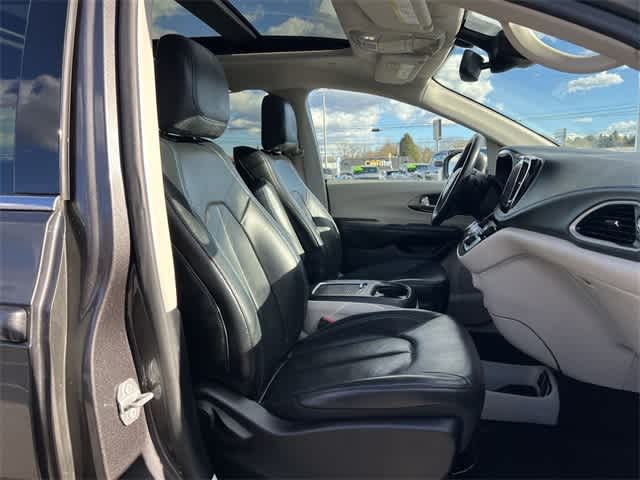 Thumbnail: 2021 Chrysler Pacifica - 19