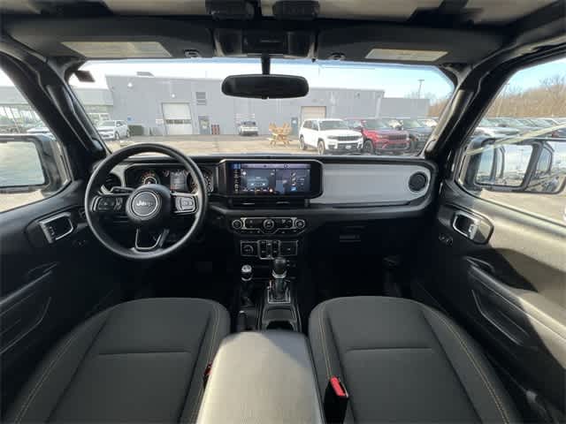 Thumbnail: 2025 Jeep Gladiator - 14