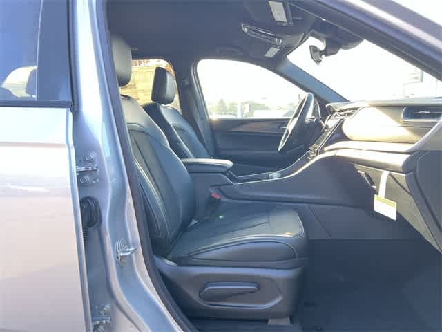 Thumbnail: 2025 Jeep Grand Cherokee - 19