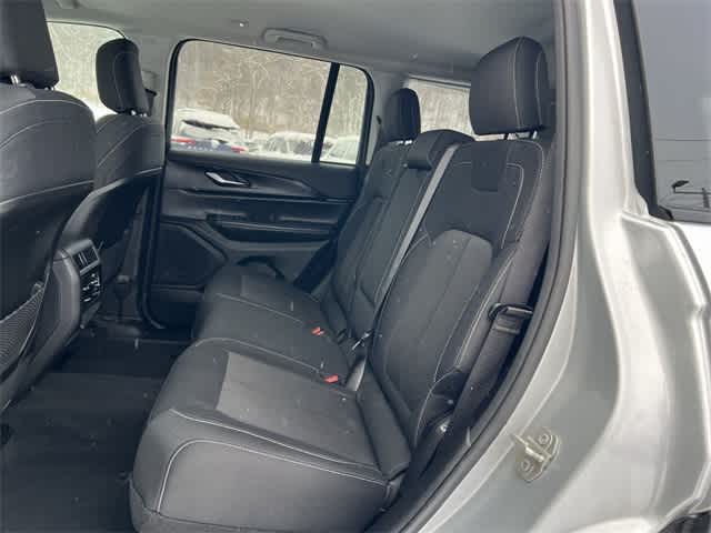 Thumbnail: 2023 Jeep Grand Cherokee - 17