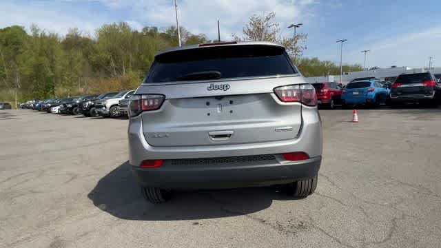 Thumbnail: 2022 Jeep Compass - 7