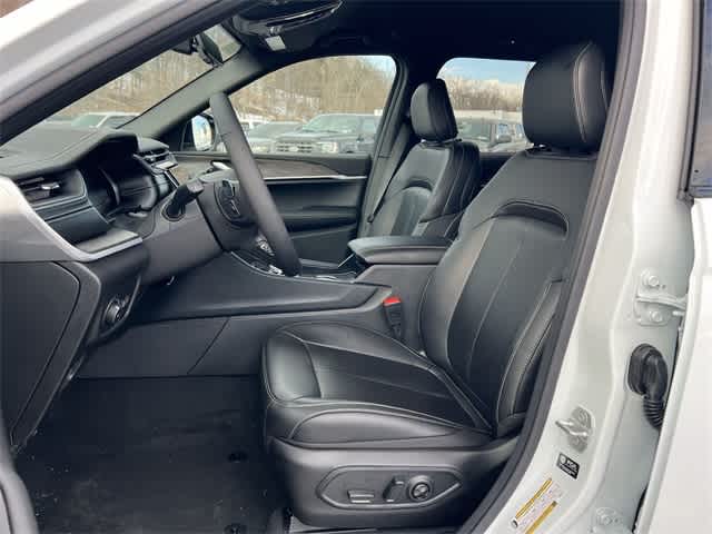 Thumbnail: 2025 Jeep Grand Cherokee - 15