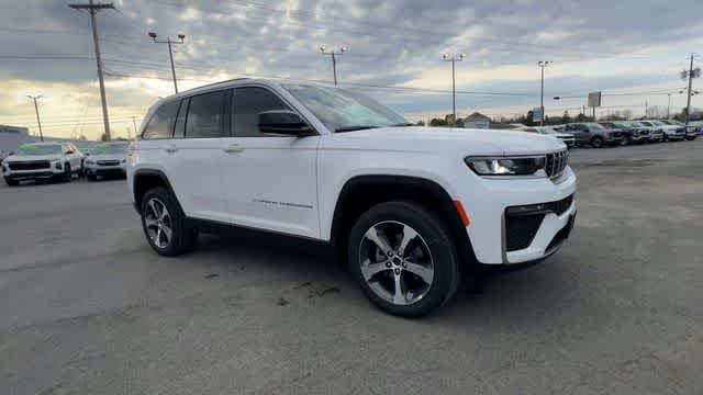 Thumbnail: 2026 Jeep Grand Cherokee - 2