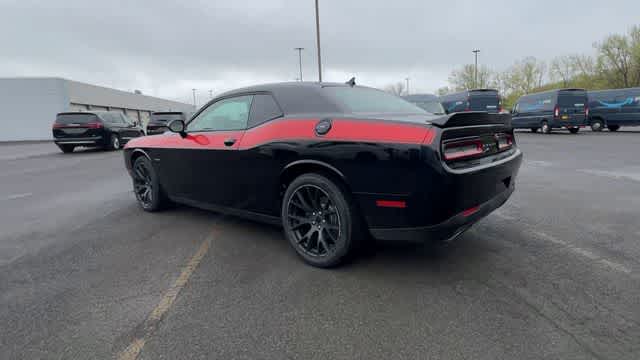 Thumbnail: 2017 Dodge Challenger - 6