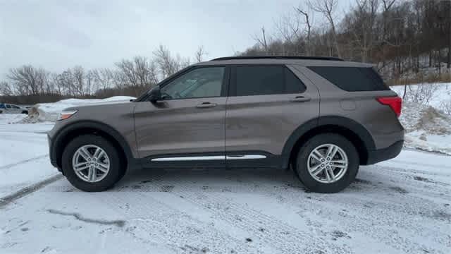 Thumbnail: 2021 Ford Explorer - 5
