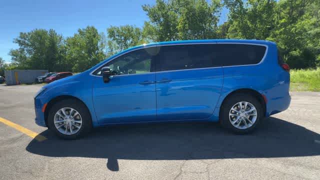 Thumbnail: 2027 Chrysler Pacifica - 5
