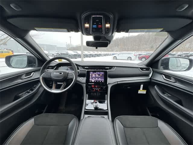 Thumbnail: 2025 Jeep Grand Cherokee - 14