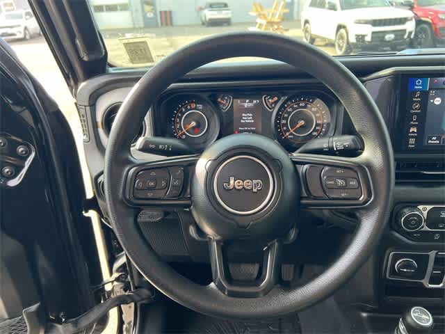 Thumbnail: 2025 Jeep Gladiator - 20