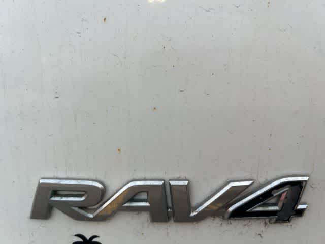 Thumbnail: 2018 Toyota RAV4 - 7