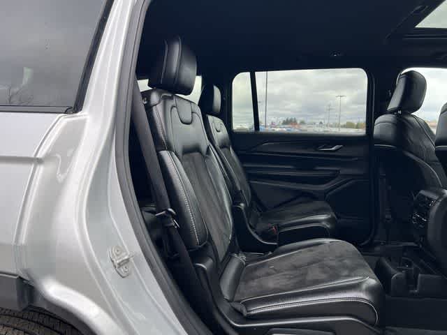 Thumbnail: 2023 Jeep Grand Cherokee - 18