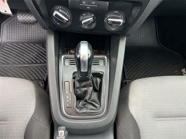 Thumbnail: 2017 Volkswagen Jetta - 22