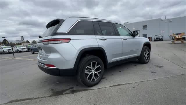 Thumbnail: 2025 Jeep Grand Cherokee - 8