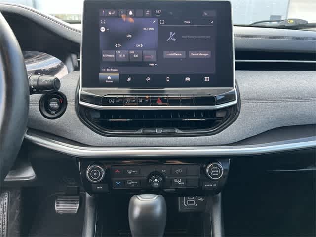 Thumbnail: 2022 Jeep Compass - 21