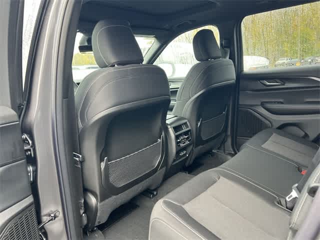 Thumbnail: 2025 Jeep Grand Cherokee - 16