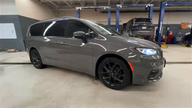 Thumbnail: 2023 Chrysler Pacifica - 2