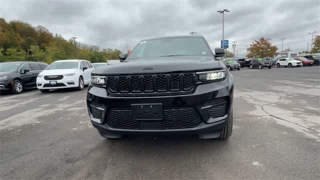 Thumbnail: 2025 Jeep Grand Cherokee - 3