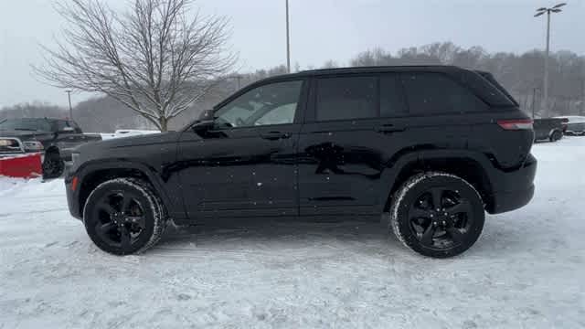 Thumbnail: 2023 Jeep Grand Cherokee - 5