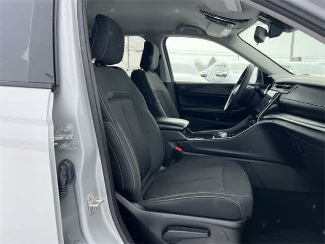 Thumbnail: 2023 Jeep Grand Cherokee - 19