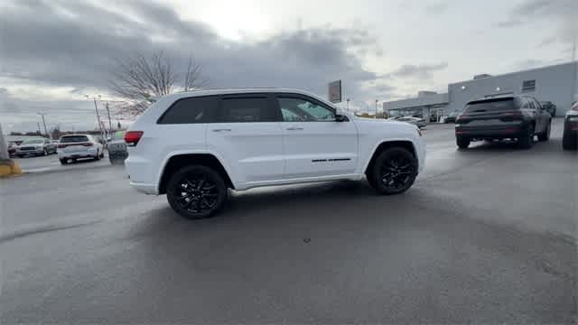 Thumbnail: 2018 Jeep Grand Cherokee - 9