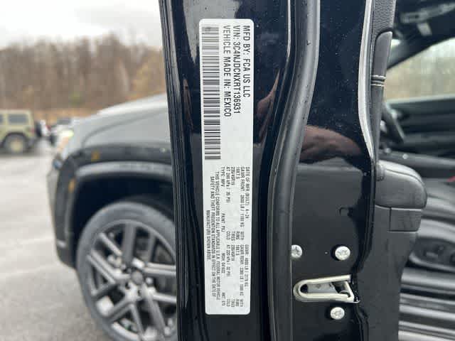 Thumbnail: 2024 Jeep Compass - 26