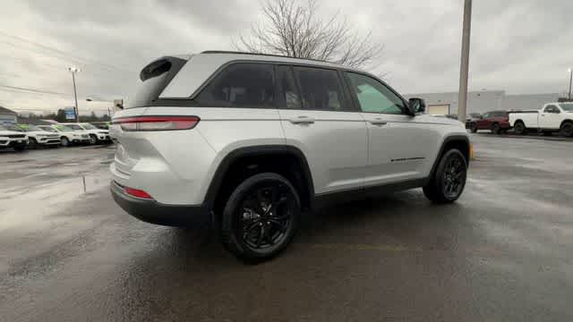 Thumbnail: 2026 Jeep Grand Cherokee - 8