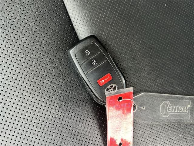 Thumbnail: 2024 Toyota Prius - 25