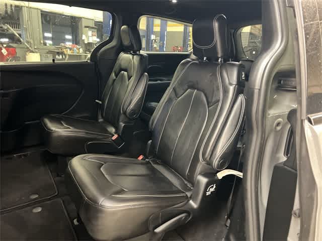 Thumbnail: 2023 Chrysler Pacifica - 17