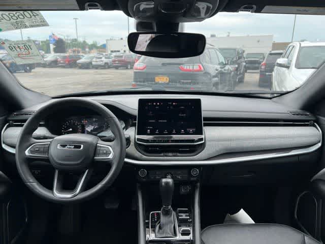 Thumbnail: 2023 Jeep Compass - 9