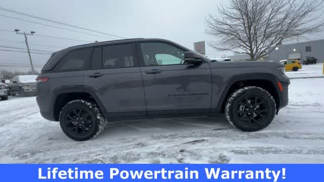 Thumbnail: 2025 Jeep Grand Cherokee - 9