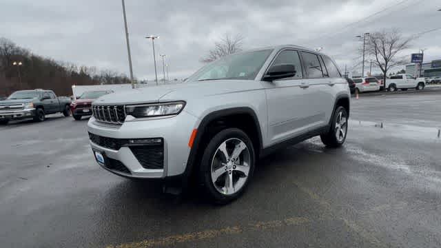 Thumbnail: 2026 Jeep Grand Cherokee - 4