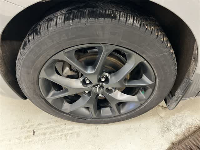 Thumbnail: 2023 Chrysler Pacifica - 12