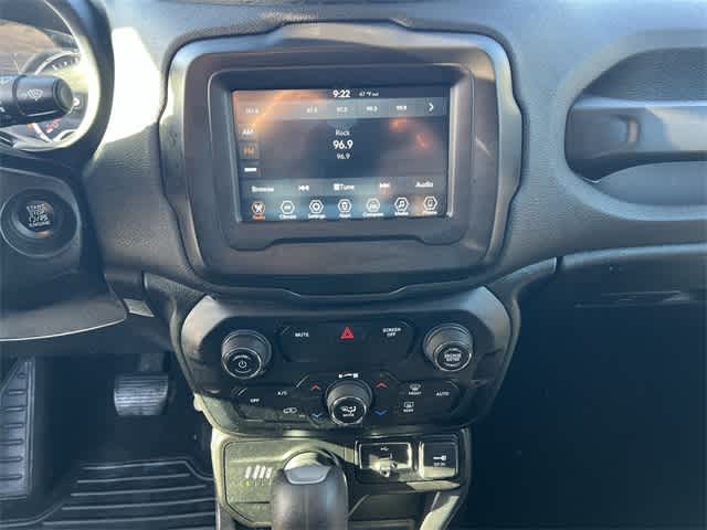 Thumbnail: 2019 Jeep Renegade - 21