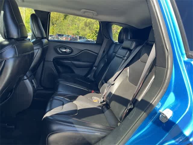 Thumbnail: 2019 Jeep Cherokee - 17